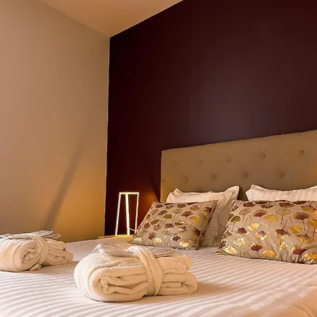 Le Chateau De Отель