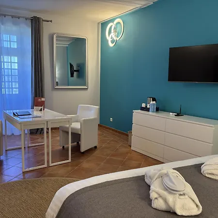 Le Château De Hotel 4*