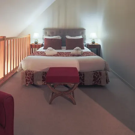 Le Chateau De Отель