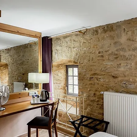 Отель Le Chateau De 4*