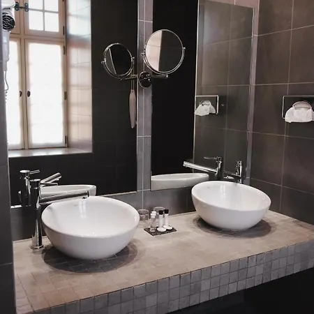 Отель Le Chateau De