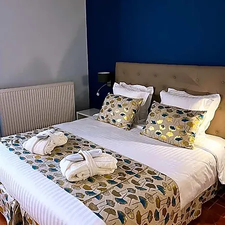 Отель Le Chateau De 4*