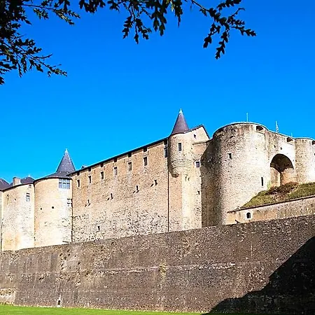 Le Chateau De Седан
