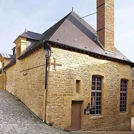 Le Chateau De Отель Седан