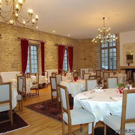 Le Château De Hotel