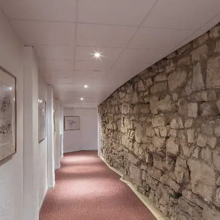 Le Château De Hotel