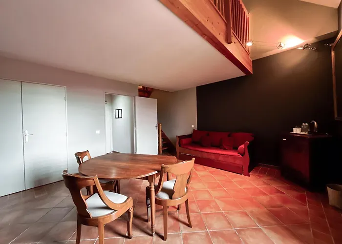 Otel Le Chateau De Sedan